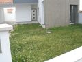 Venda de Moradia V3+1 Geminada em zona central Leiria - bbq, painéis solares, jardim, lareira