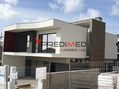À venda Moradia nova em construção V4 Cascais - zona calma, jardim, vidros duplos, piscina, cozinha equipada, bbq, rega automática