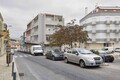Apartamento T2 em bom estado Campolide Lisboa para alugar - cozinha equipada, 2º andar, varanda