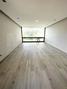 -33060371_1920x2558_34.webp