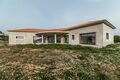 Para venda Moradia V2 Térrea em construção Vales do Rio Covilhã - portão automático, piso radiante, garagem, jardins
