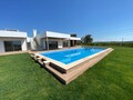 Para venda Moradia V6 de luxo no centro Odiáxere Lagos - piscina, jardim, garagem, bbq, vista rio, arrecadação, terraço