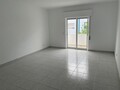 Venda Apartamento T2 em bom estado Três Bicos Portimão - marquise, cozinha equipada, varanda