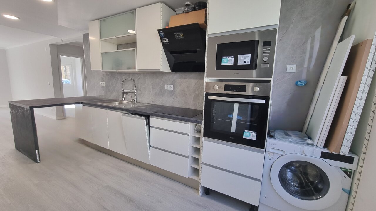 Apartamento T2 renovado e equipado em Benfica